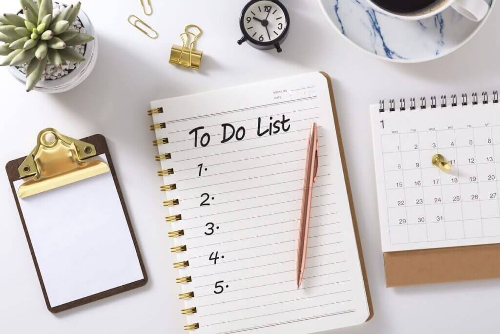 To-do list and a calendar used during long-distance moving